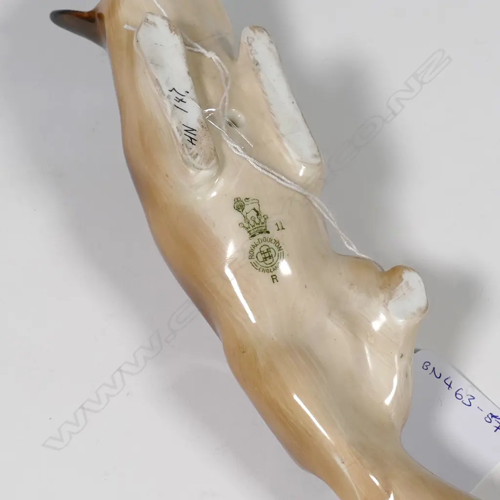 DOULTON STALKING FOX.  L.220mm AF Image 1++