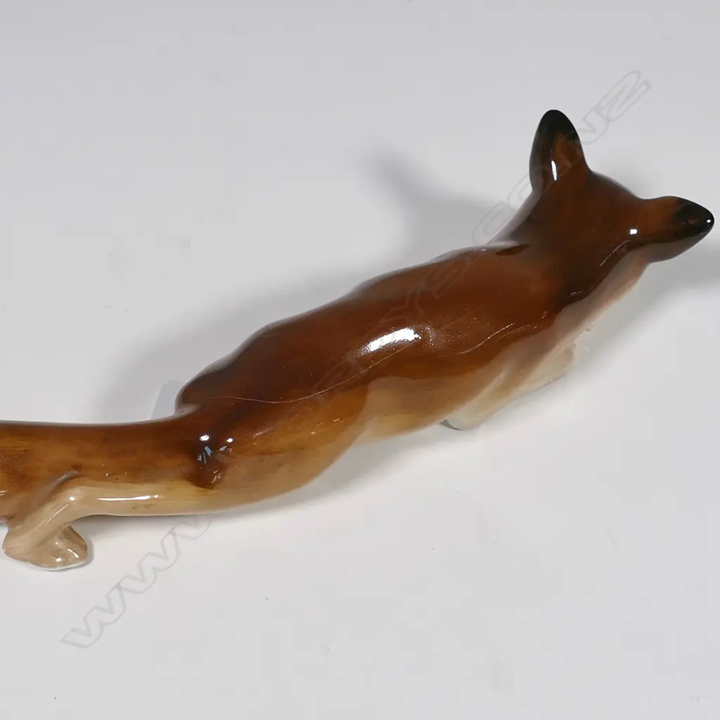 DOULTON STALKING FOX.  L.220mm AF Image 1++