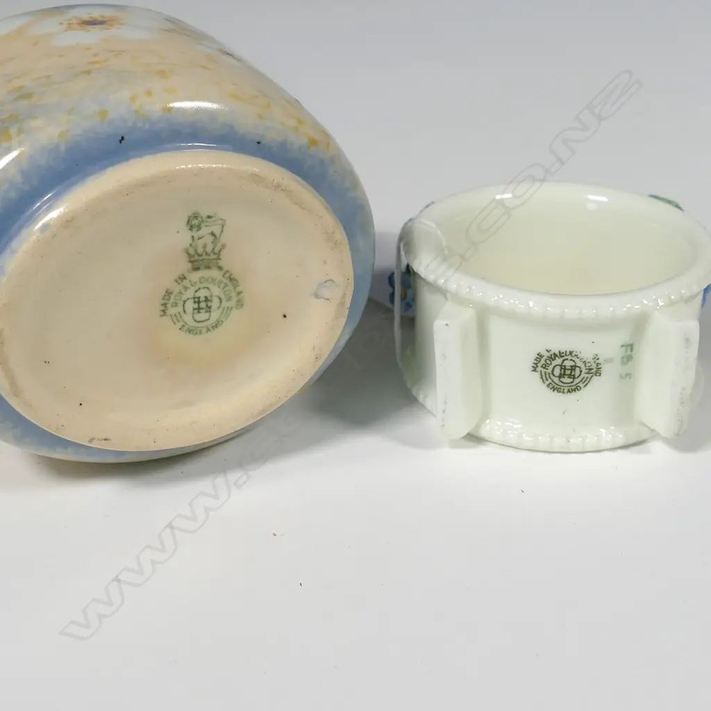ROYAL DOULTON MINI VASE H.65MM & NAPKIN RING Image 1++