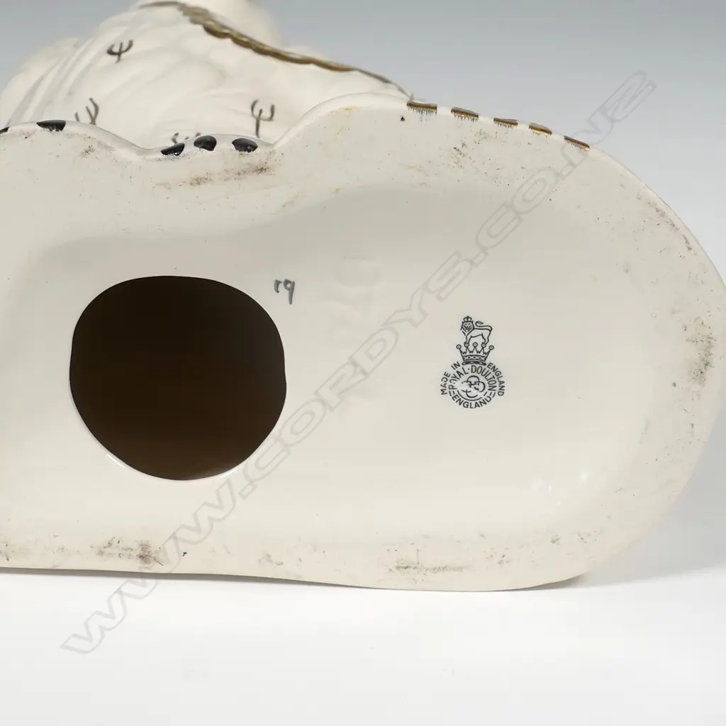 ROYAL DOULTON STAFFORDSHIRE DOG 240MM H Image 1++