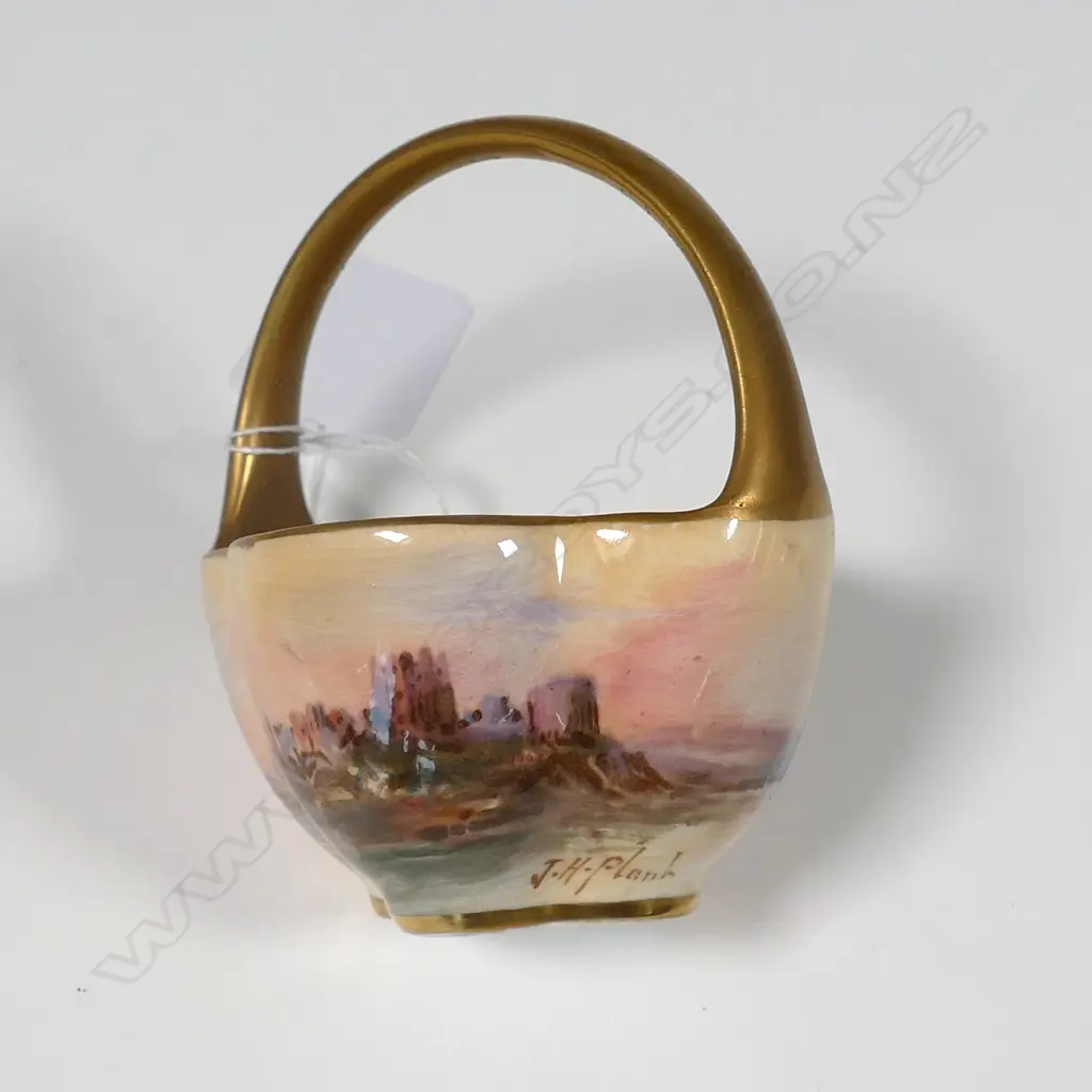 ROYAL DOULTON MINIATURE BASKET, HAND PAINTED BY J.H.PLANT H.100MM Image 1++