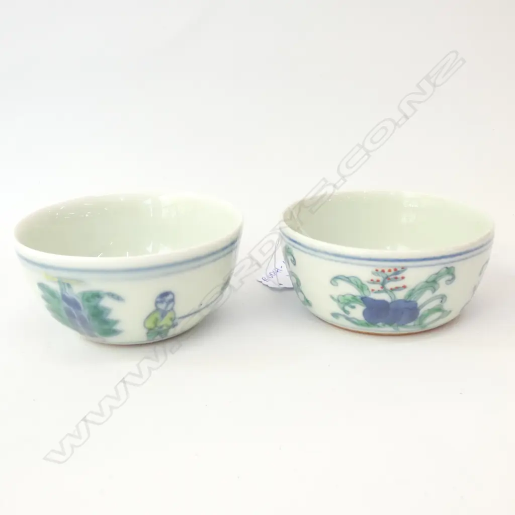 2 CHINESE SMALL BOWLS DOUCAI GLAZE Image 1++