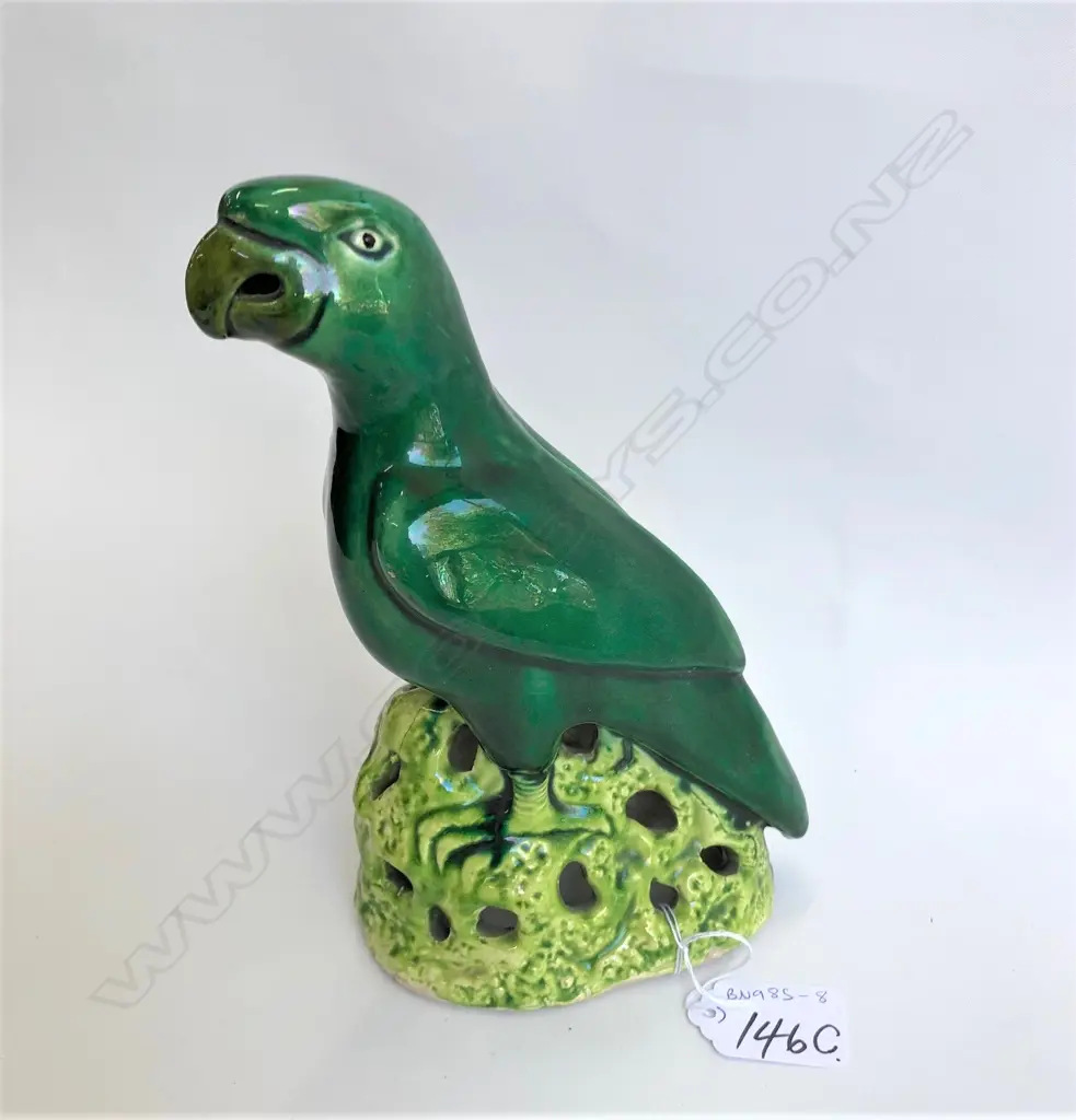 GREEN CHINESE PORCELAIN PARROT Image 1++