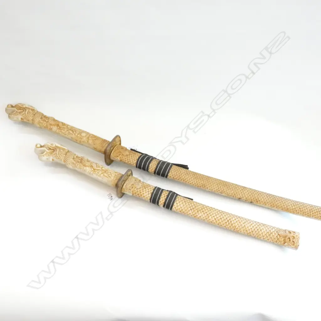 2 ORIENTAL CASED SWORDS 900MM L Image 1++