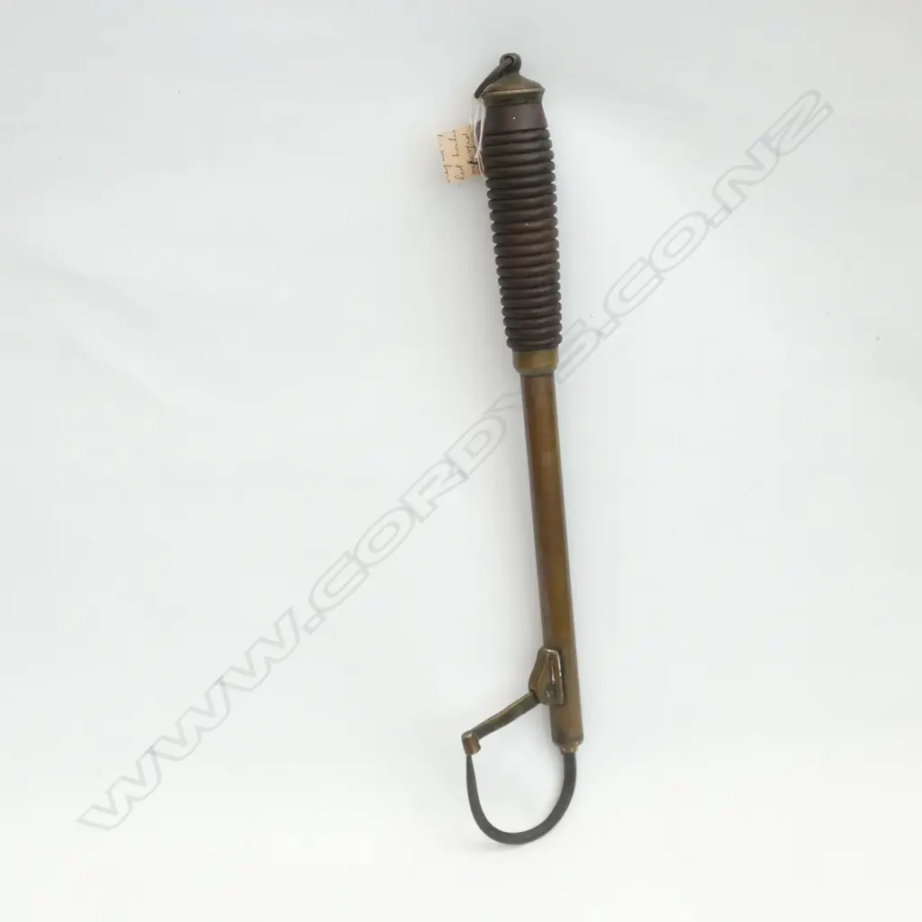 ANTIQUE GAFF BRASS WITH TURNED WOODEN HANDLE C.1890 430MM L Image 1++