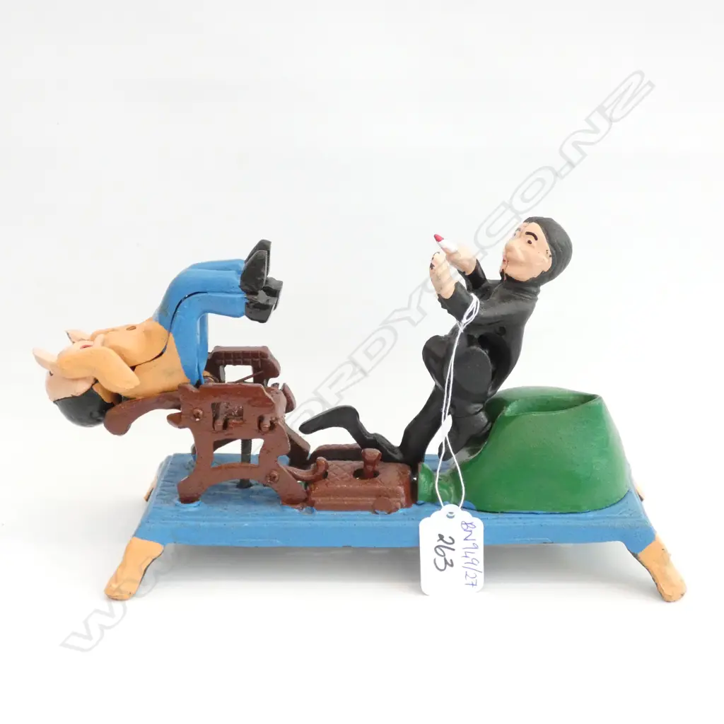 CAST IRON DENTISTS CHAIR TOY COIN GAME 220MM L Image 1++