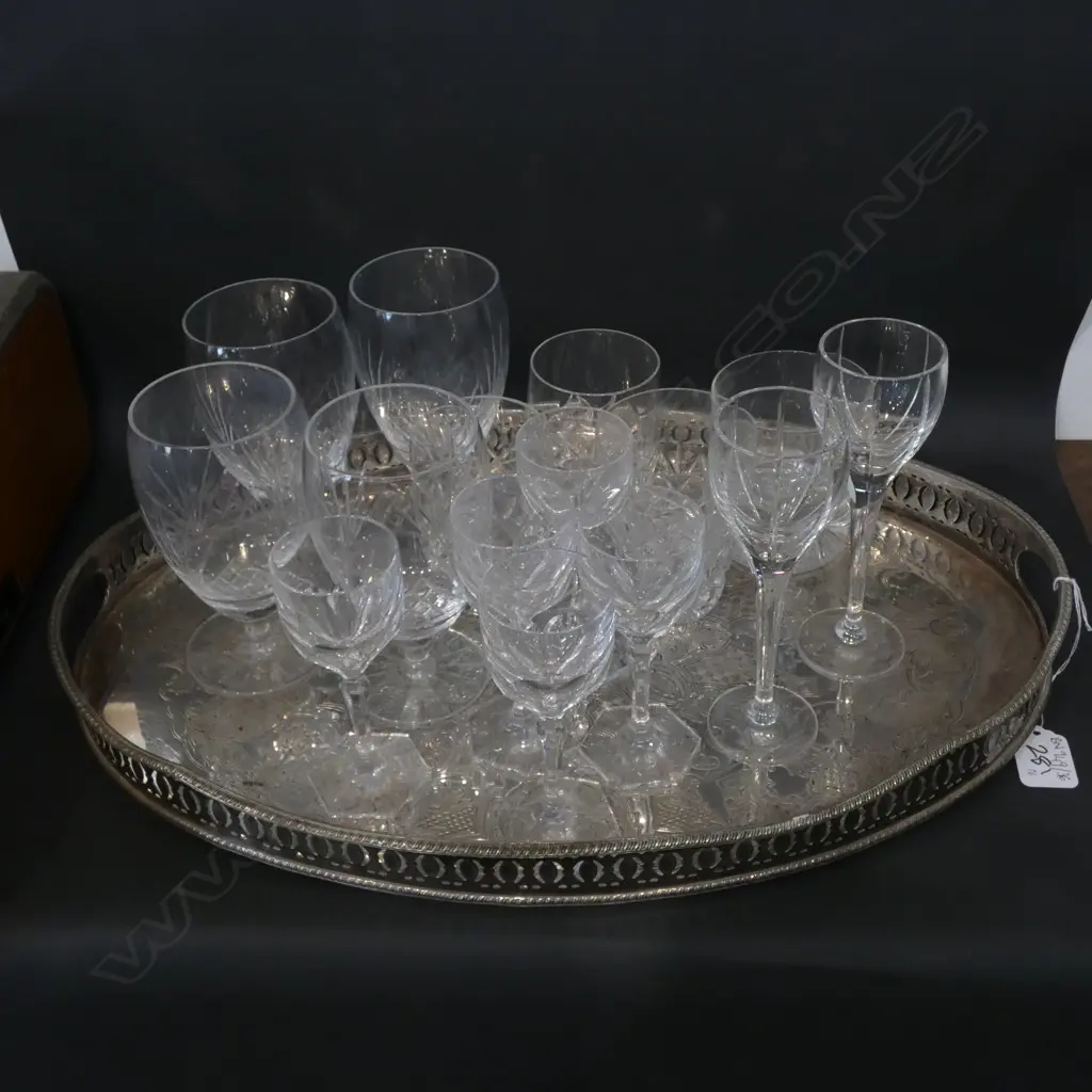 EP TRAY, CRYSTAL GLASSES  Image 1++