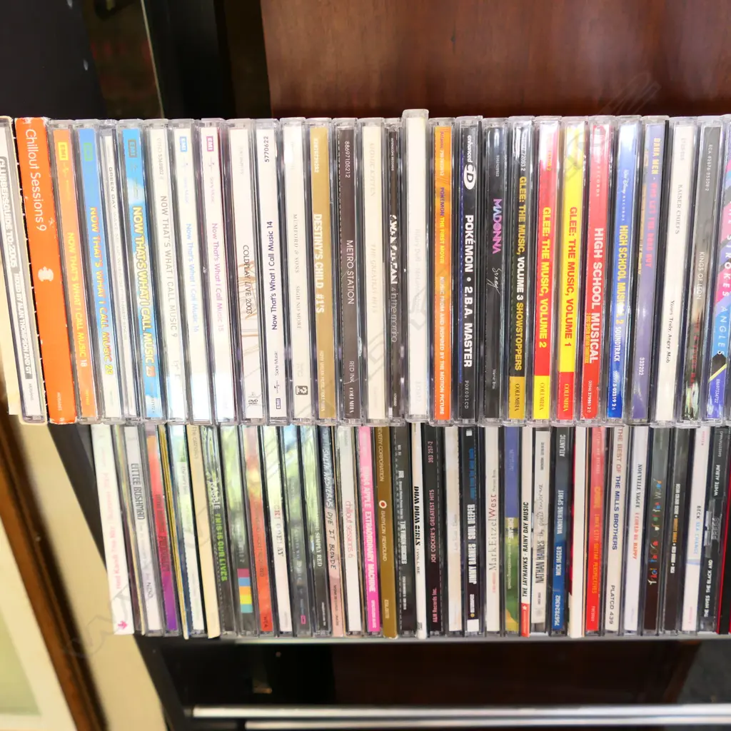 LOT ASST CDS POP/ROCK ETC WITH STAND Image 1++