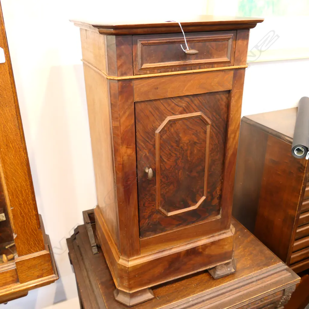 FRENCH BEDSIDE TABLE 400 W 720 MM H Image 1++