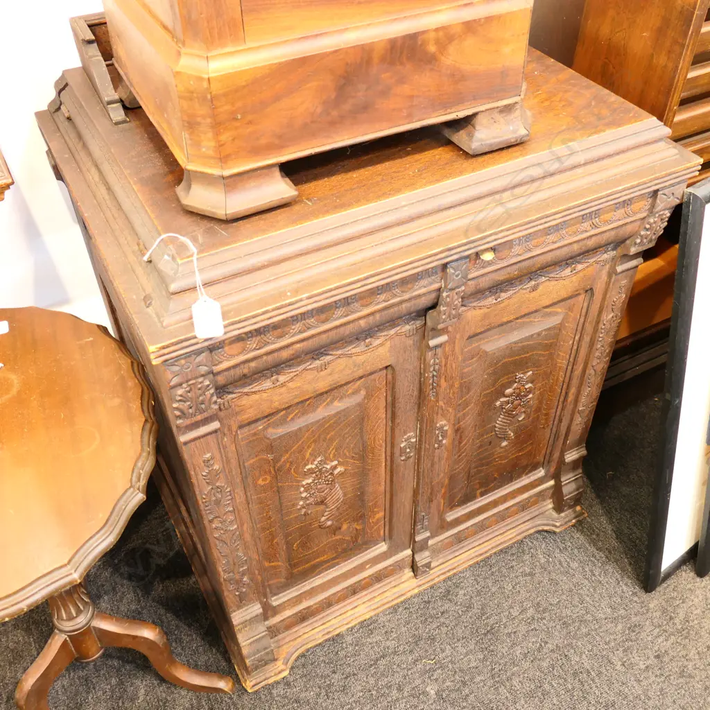 ANTIQUE SEWING MACHINE IN CABINET 'DAVIS' DAYTON OHIO 650MM W Image 1++