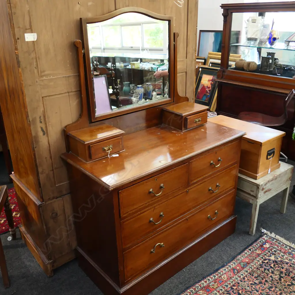 EDWARDIAN SHEARTON REVIVAL DRESSING TABLE 1080MM W   Image 1++