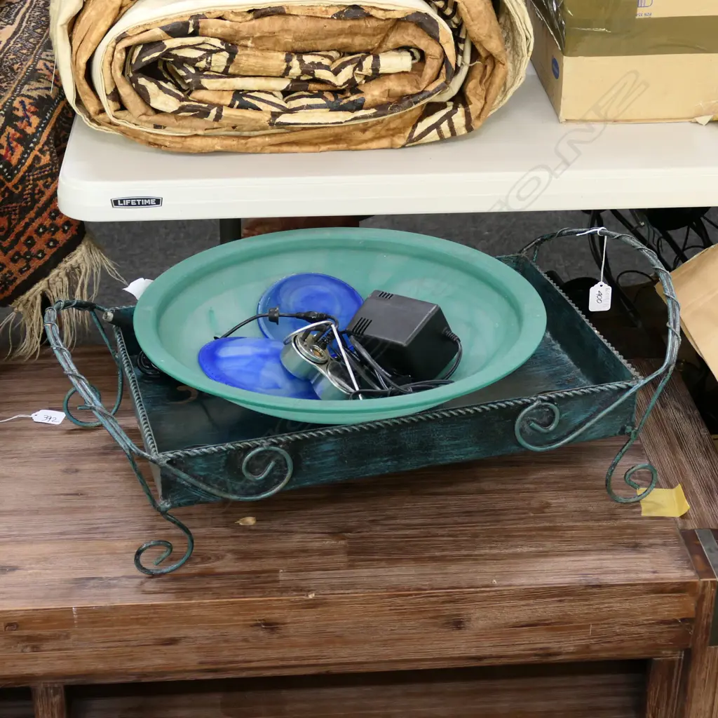 GREEN METAL TRAY AND ROUND GLASS LIGHT SHADE Image 1++