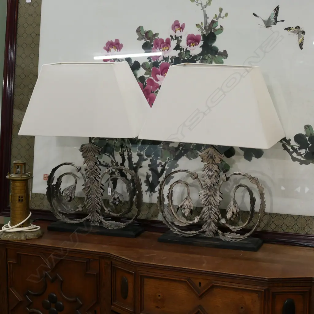 PR LAMPS SCROLL BASE ONE SHADE LOOSE FITTING REQ. TIGHTENING 700MM H Image 1++