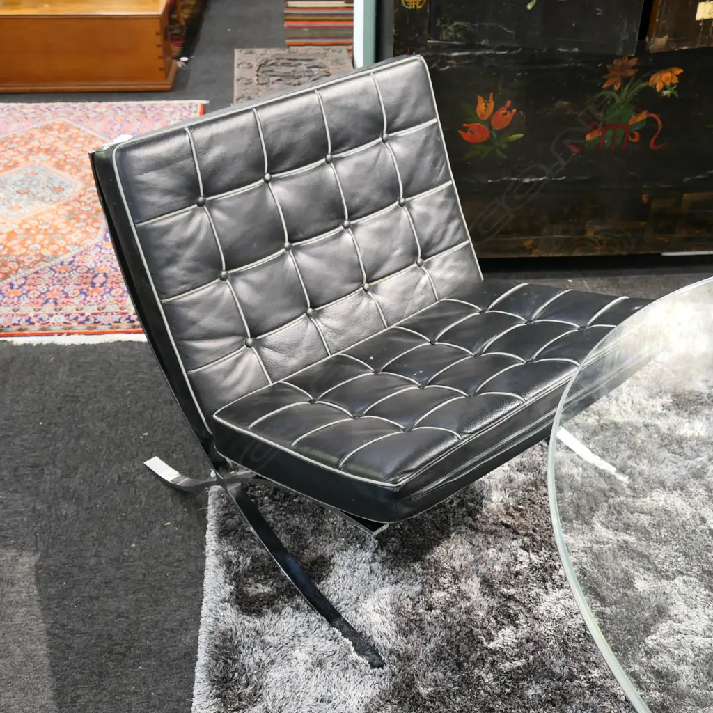 VINYL BARCELONA CHAIR AF 780MM W Image 1++