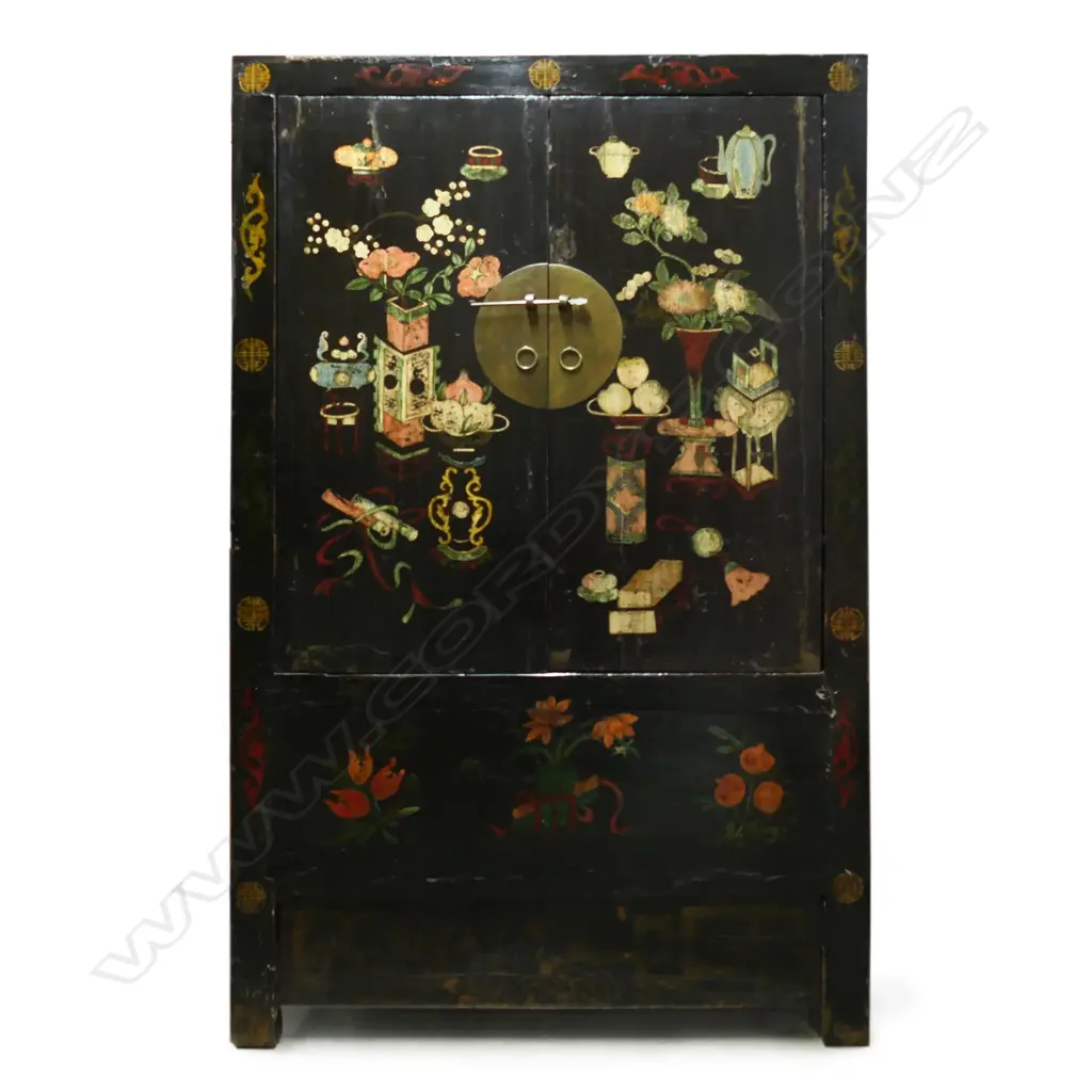 VINTAGE PAINTED CHINESE CABINET W 1170 cm, H 1850 cm, D 490cm Image 1++