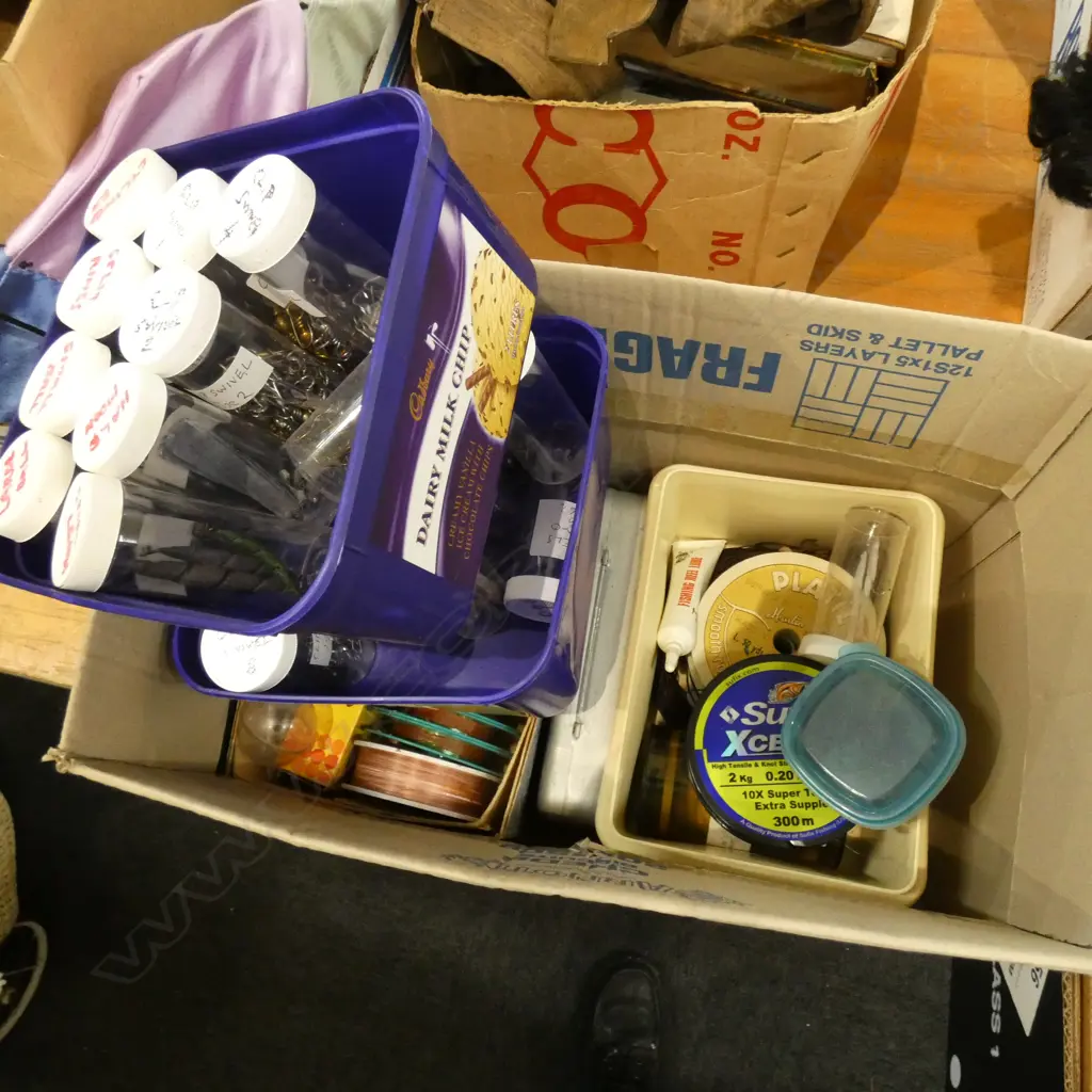 BOX LOT FLY FISHING ACCESSORIES Image 1++