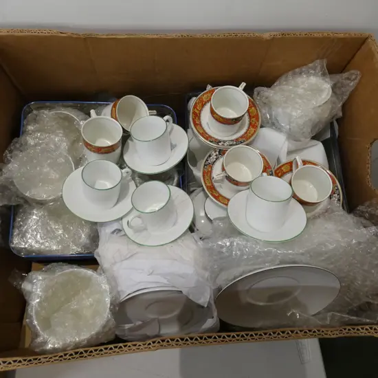 ARZBERG TEA + COFFEE SERVICES+ASST DEMI- DASSE C/SAUCERS