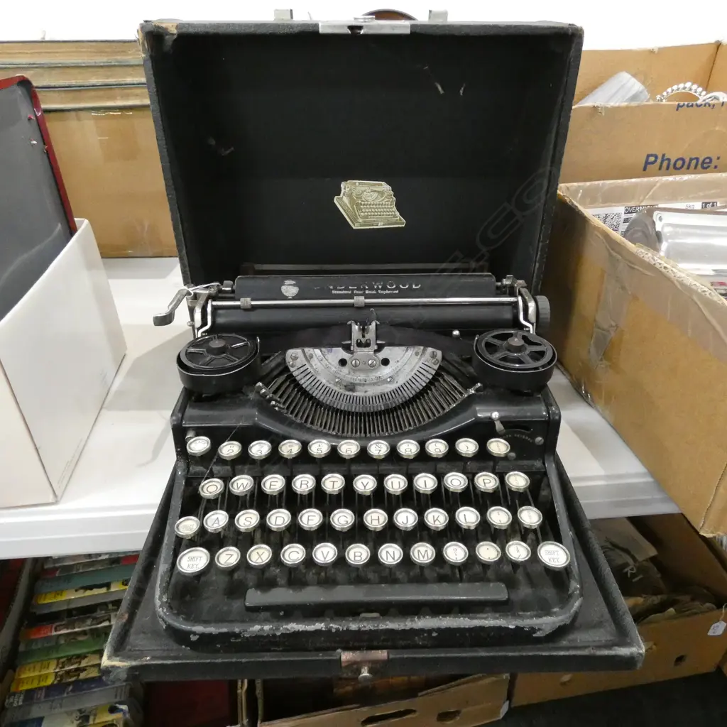 TYPEWRITER Image 1++
