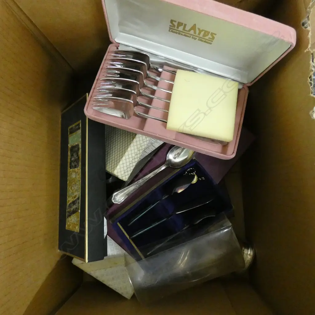 LOT ASST CASED CUTLERY/SPLAYDS/CREAM ETC Image 1++