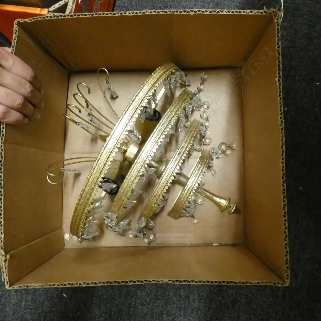 BOX LOT CHANDELIER STYLE WALL SCONCE  Image 1++