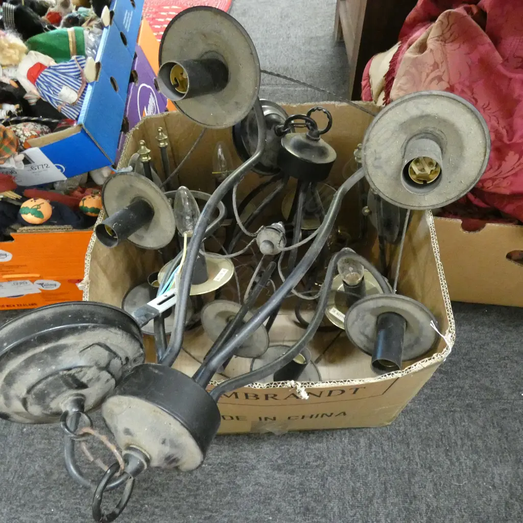 BOX LOT PR RUSTIC METAL CHANDELIER AND 3 SCONCES Image 1++