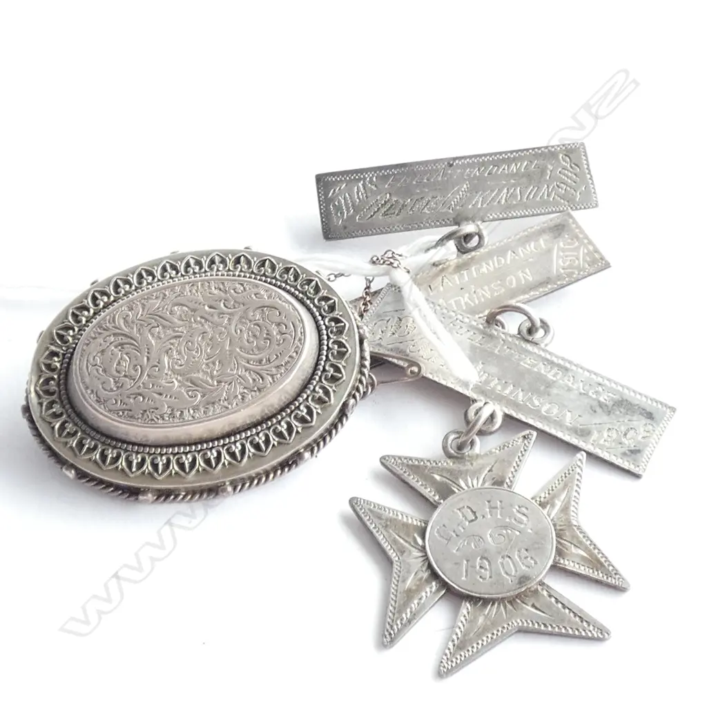 2 STG SILVER BROOCHES 29.8 GRAMS  Image 1++