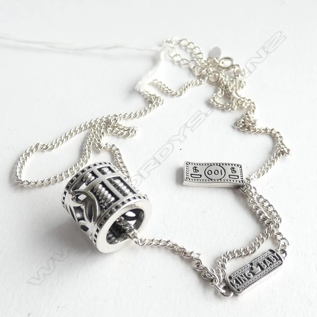 FANCY SILVER PENDANT AND CHAIN NECKLACE 12.7gm Image 1++