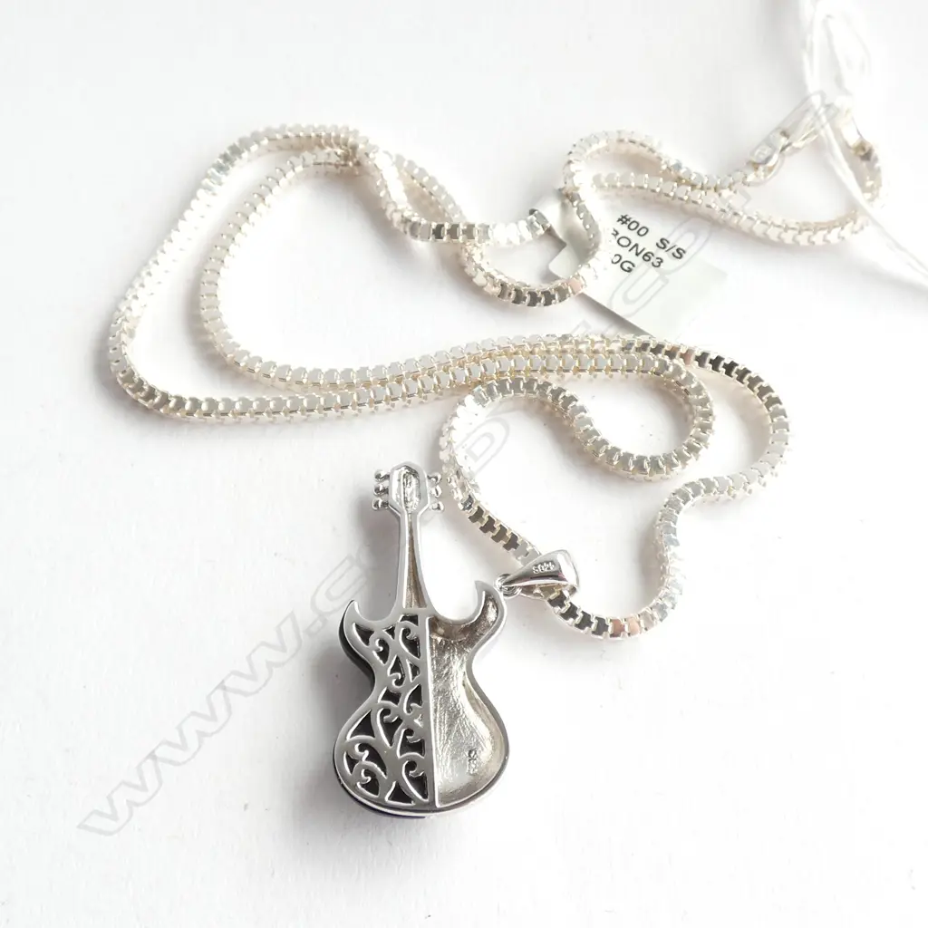 SILVER BOX CHAIN WITH GUITAR PENDANT 13.9gm Image 1++