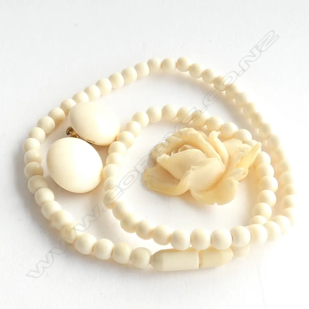IVORY NECKLACE, PENDANT & PR EARRINGS Image 1++