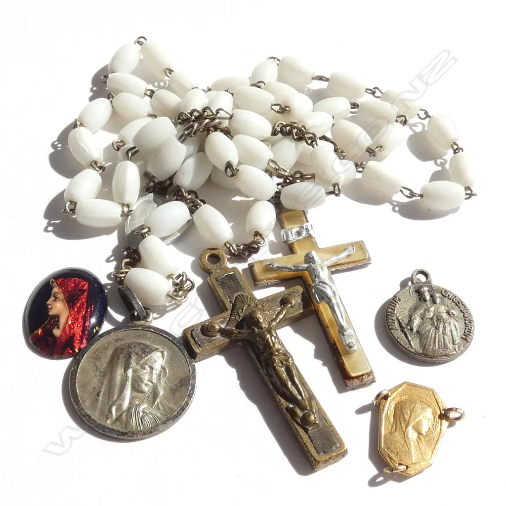 ROSARY & RELIGIOUS PENDANTS Image 1++