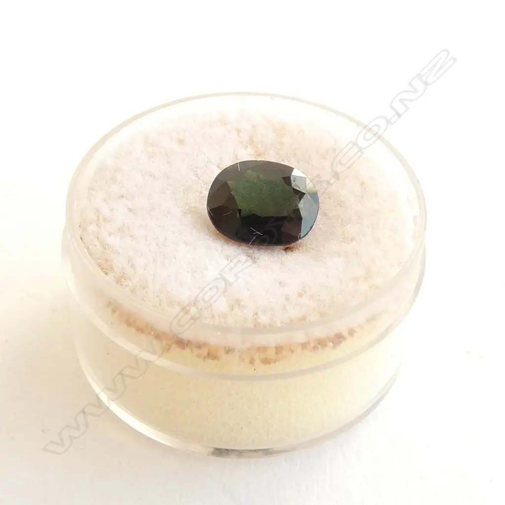 2CT DEEP BLUE / GREEN FACETTED SAPPHIRE  Image 1++