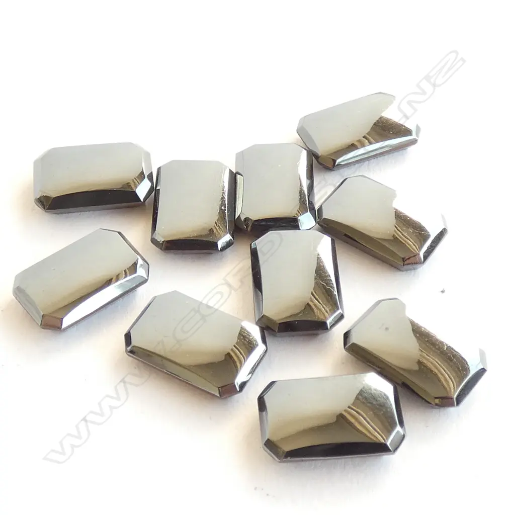 10 HEMATITE STONES  Image 1++