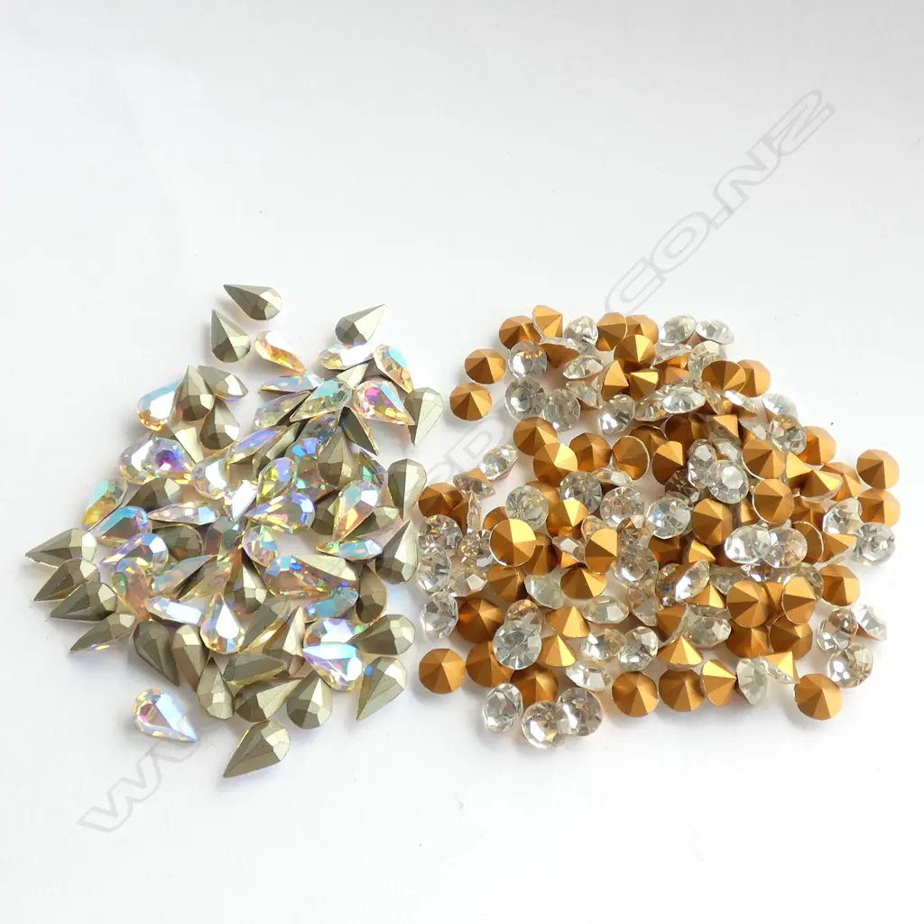 VINTAGE PEAR CUT AURORA BOREALIS CRYSTALS Image 1++