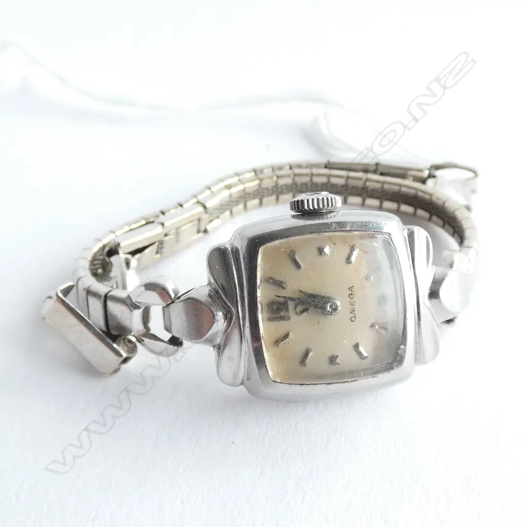 (19496) 1940'S LADIES OMEGA WRIST WATCH S/STEEL Image 1++