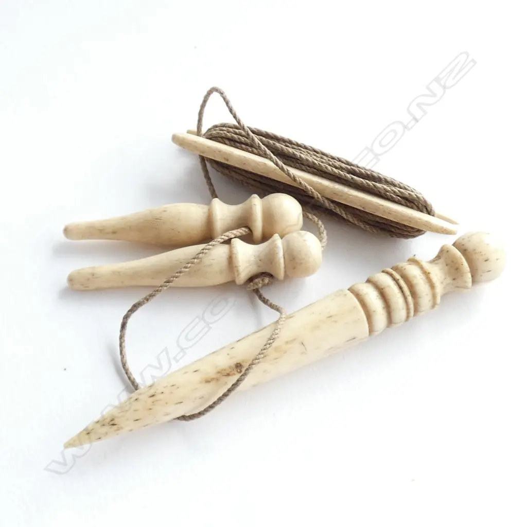 BONE SEWING TOOLS Image 1++