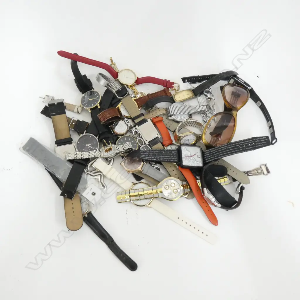 TRAY OF ASST. WATCHES Image 1++