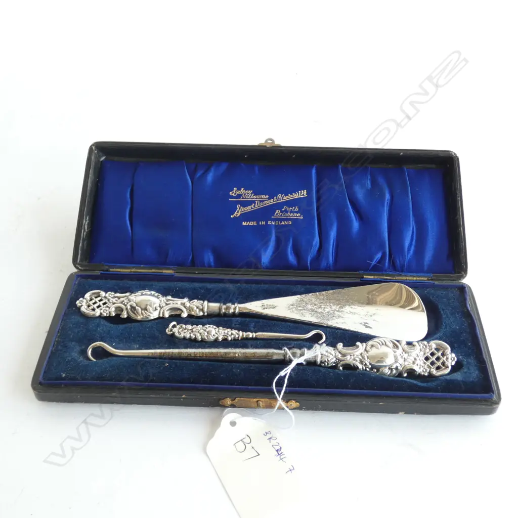 CASED SILVER HANDLED DRESSING TABLE SET, by ADIE & LOVEKIN, B'HAM 1911, in AUSTRALIAN STEWART DAWSON BOX Image 1++