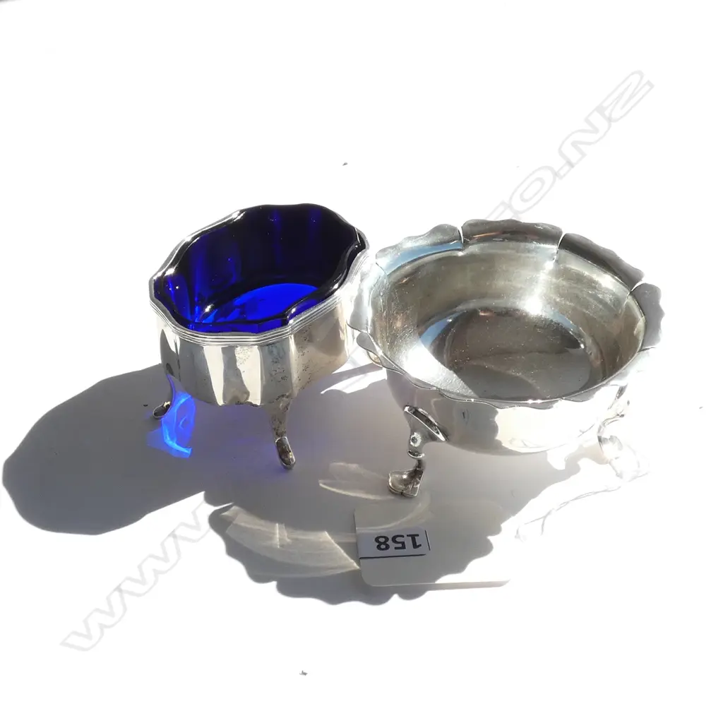 SILVER SALT w BLUE GLASS LINER (B'HAM 1906) & SILVER NUTBOWL (CHESTER 1905) 115gm excl glass Image 1++