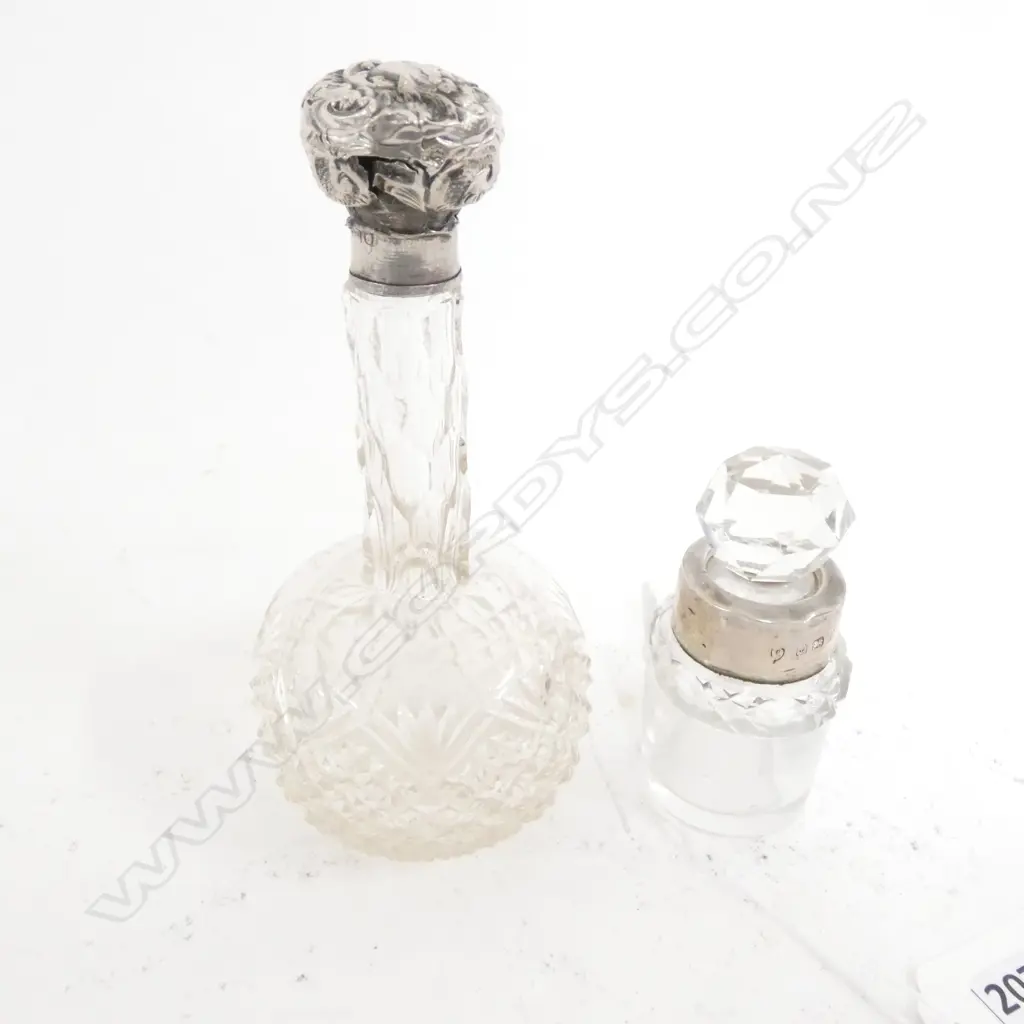 TWO STG SILVER AND CRYSTAL PERFUME BOTTLES L 1907 B 1901 H140 MM Image 1++