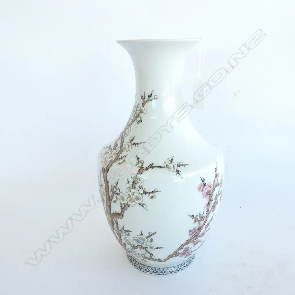 QIANLONG STYLE VASE H.305mm Image 1++