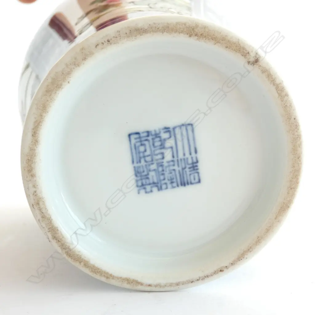 ORIENTAL B/W VASE MUSEUM COPY QIANLONG SEAL MARK H.220mm  Image 1++