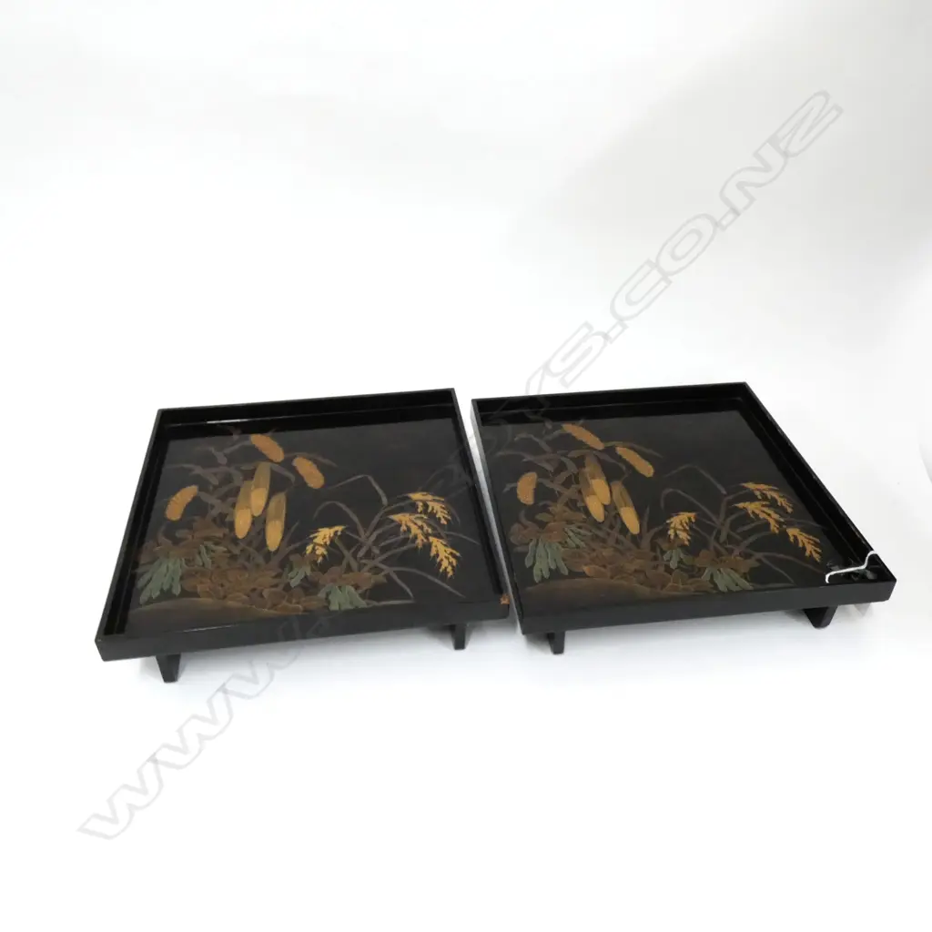 PAIR OF LACQUERED CEDAR 19TH CENTURY TRAYS WITH APPLIED MAKI-E GILDED GRAINS 310 x 310 x 70MM Image 1++