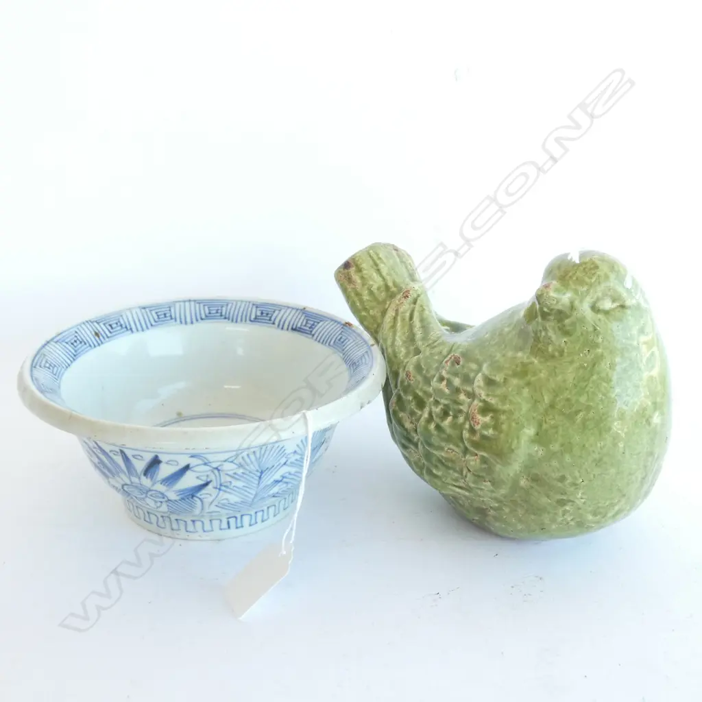 B/W BOWL & BIRD  Image 1++