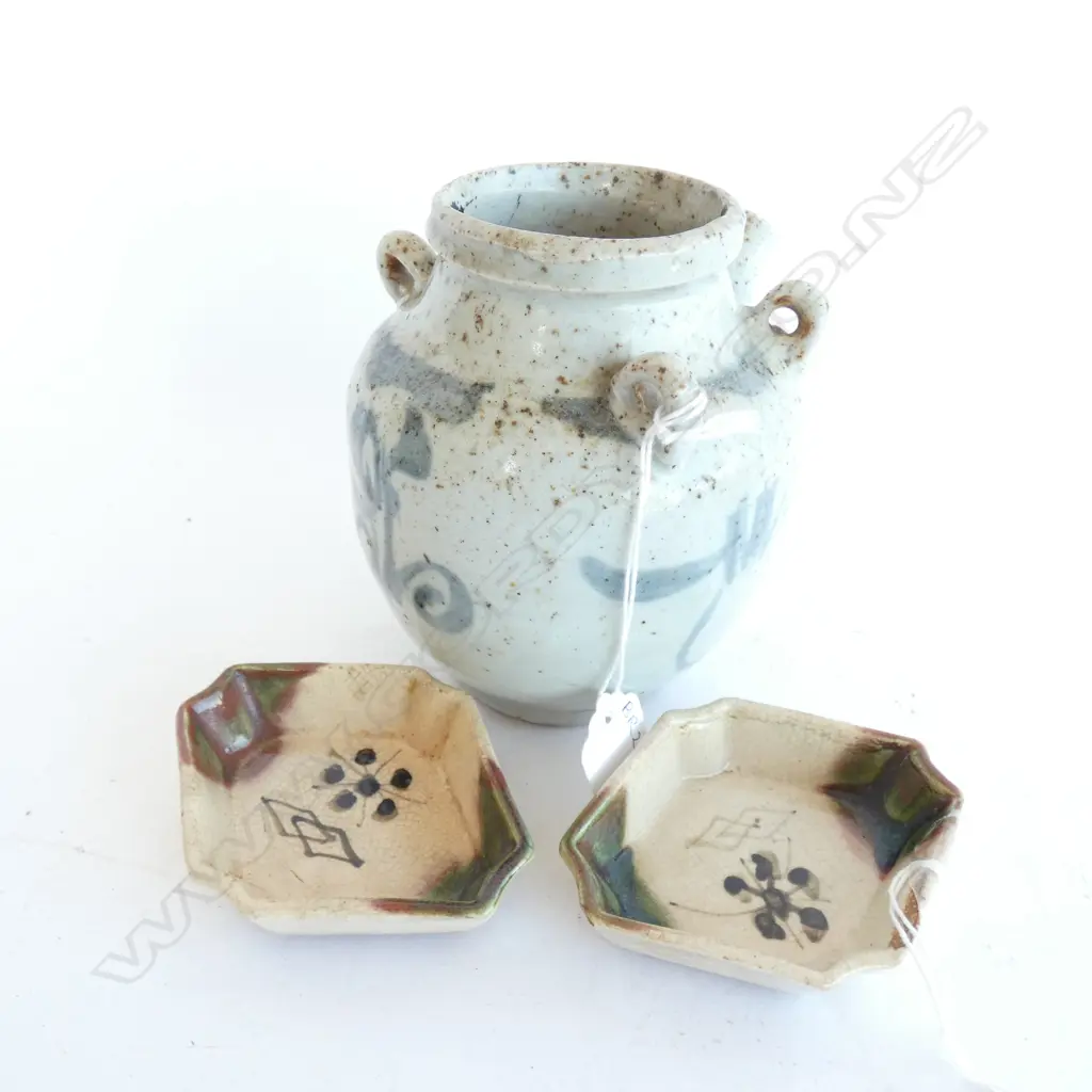 CHINESE PROVINCIAL TEA POT H.130mm & 2 SMALL DISHES Image 1++