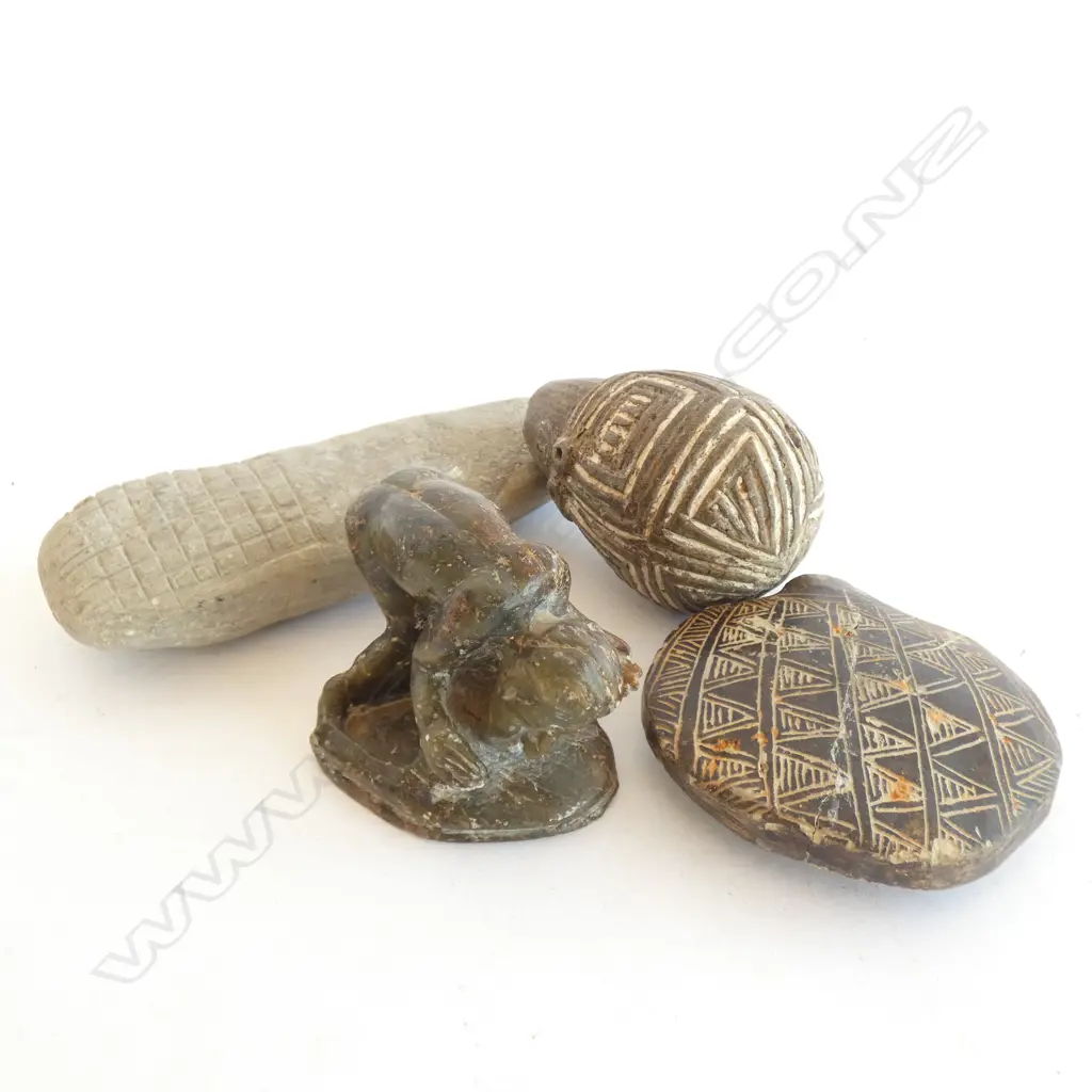 4 PNG CARVED PCES. 2 SMALL JARS FIGURE & ADZE? Image 1++