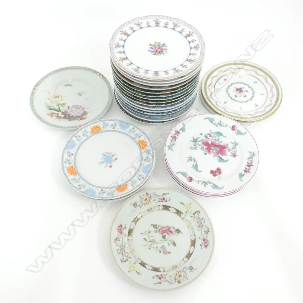 24 ASST LIMOGES IMARI PLATES DIA 165MM Image 1++