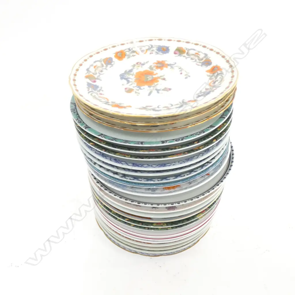 24 ASST LIMOGES IMARI PLATES DIA 165MM Image 1++