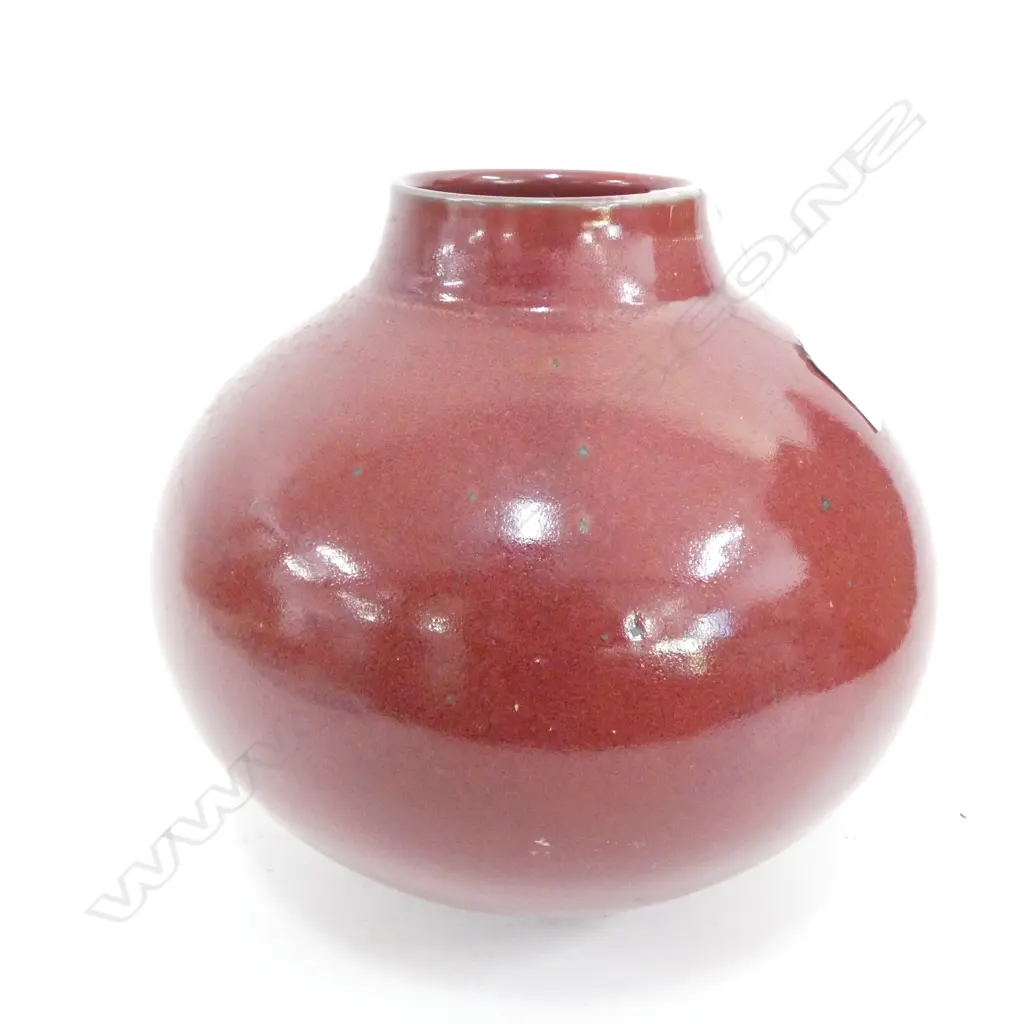 LARGE RED GLAZED VASE 240MM X 260MM DIA. Image 1++