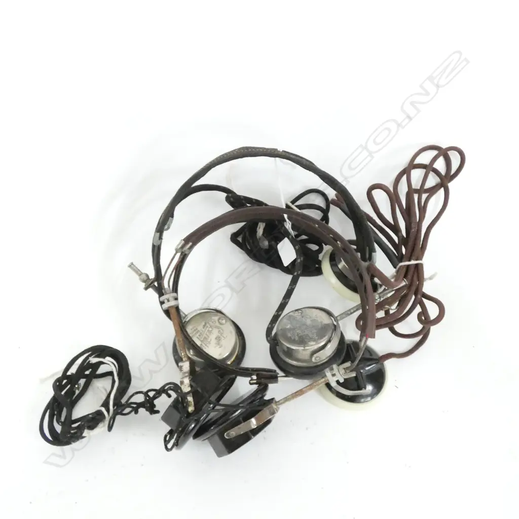 3 PAIRS OF BAKELITE HEADPHONES OMEGA/SCIENTIFIC NAVY ETC Image 1++