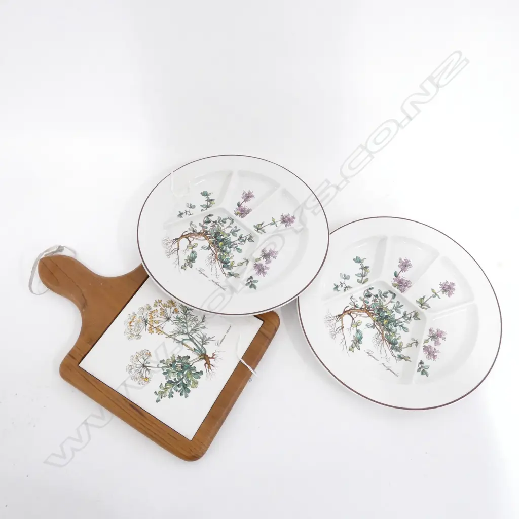 PR VILLEROY & BOCH DIVIDED DISHES (DIA 245MM) & WOOD FRAMED CHEESE BOARD (185 X 300MM) Image 1++